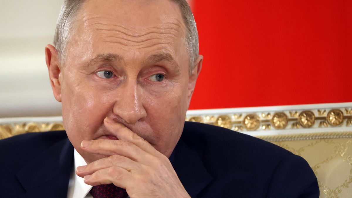 Putin znovu kličkoval kolem otázky, jak může „zemi plnou fašistů“ vést Žid